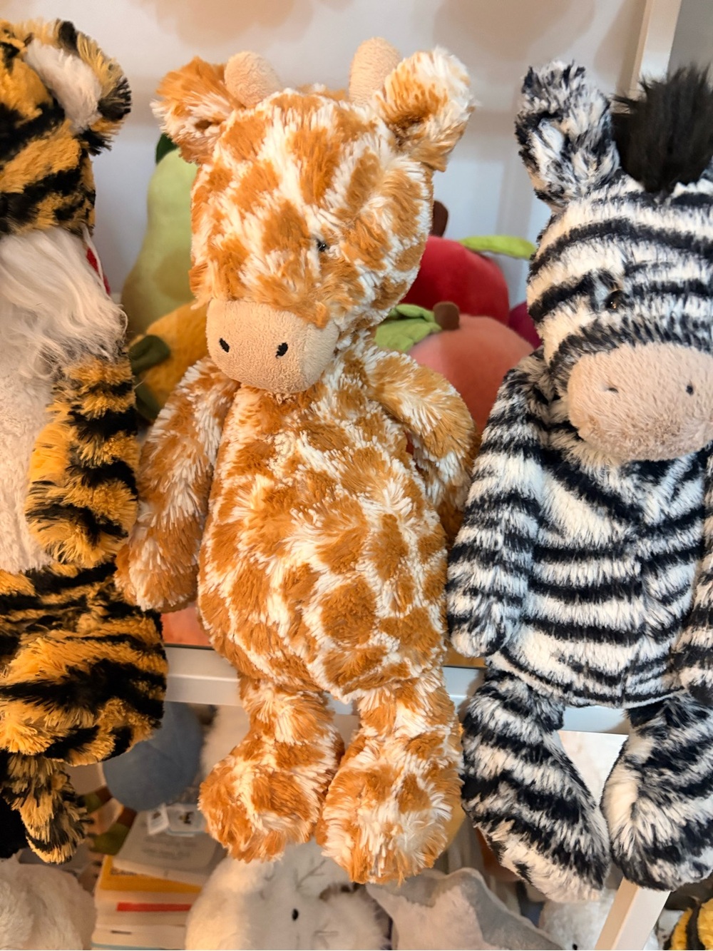 Jellycat Bashful Giraffe Plush – Medium (Bum Tag Only)